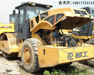 柳工CLG620振動壓路機(jī)實(shí)拍